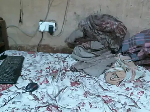 cute naimah online show from 04/13/26, 07:36