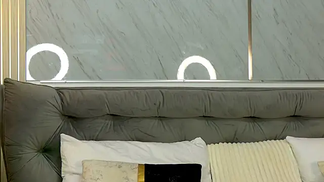 MiaCharm online show from 04/02/26, 10:18