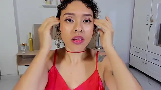 Zoe Gruber online show from 07/05/26, 04:19
