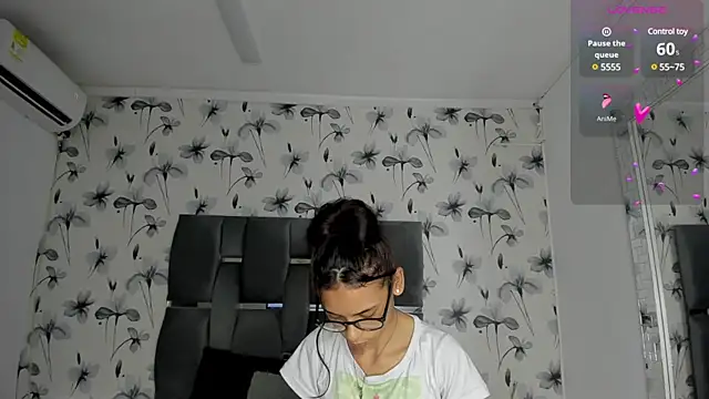 Ehotloveaxxx online show from 02/05/25, 12:06