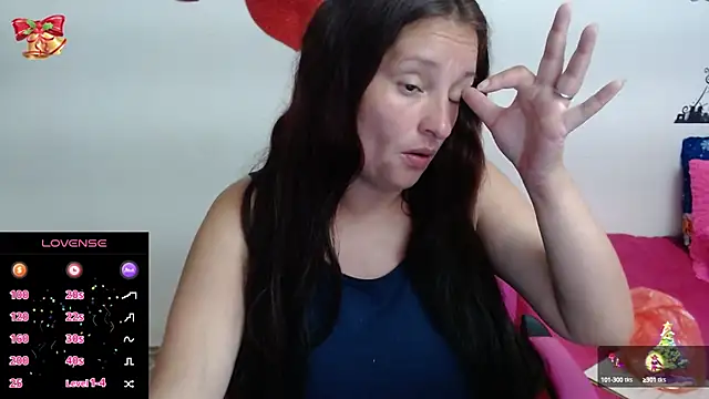 Snapshot of CristialJones_ chatting on 12/15/24, 02:27 CristialJones online show from 12/15/24, 02:27