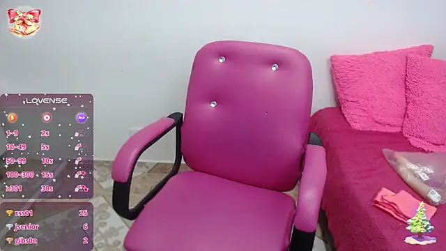 Snapshot of CristialJones_ chatting on 12/24/24, 04:51 CristialJones online show from 12/24/24, 04:51