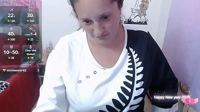 Snapshot of CristialJones_ chatting on 01/14/25, 07:43 CristialJones online show from 01/14/25, 07:43