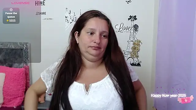 Snapshot of CristialJones_ chatting on 01/24/25, 01:47 CristialJones online show from 01/24/25, 01:47