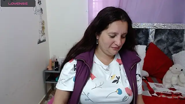 Snapshot of CristialJones_ chatting on 03/12/25, 01:40 CristialJones online show from 03/12/25, 01:40