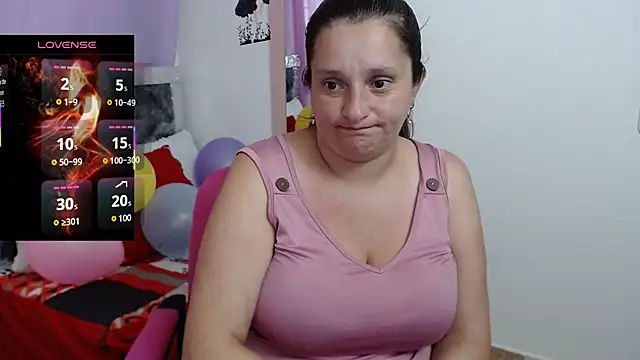 Snapshot of CristialJones_ chatting on 03/22/25, 03:20 CristialJones online show from 03/22/25, 03:20