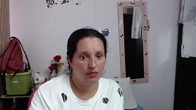 Snapshot of CristialJones_ chatting on 09/23/25, 01:58 CristialJones online show from 09/23/25, 01:58