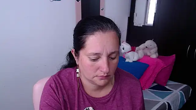 Snapshot of CristialJones_ chatting on 11/08/25, 02:50 CristialJones online show from 11/08/25, 02:50