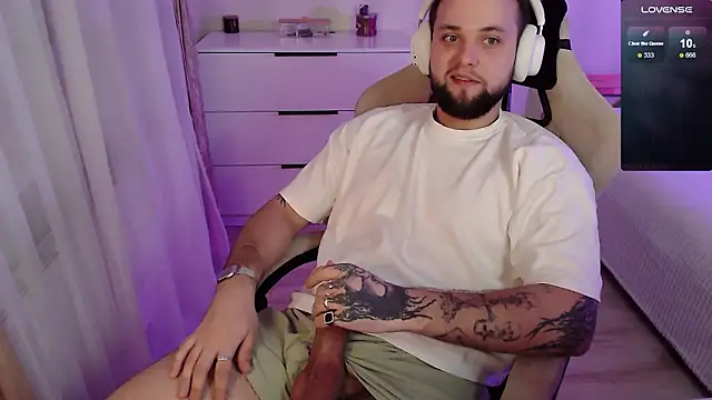 Snapshot of ChillyXO chatting on 02/14/26, 02:41 ChillyXO online show from 02/14/26, 02:41