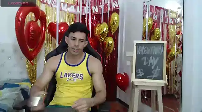 Snapshot of JoseRumbero26 chatting on 02/17/25, 03:31 JoseRumbero26 online show from 02/17/25, 03:31