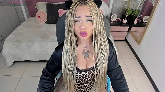 conny  curly online show from 11/18/25, 03:05