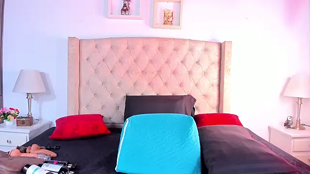 Snapshot of natalia_collinslim chatting on 09/20/25, 04:02 natalia collinslim online show from 09/20/25, 04:02