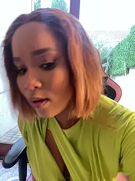 Snapshot of Stunning_Booty chatting on 03/04/26, 04:02 Stunning Booty online show from 03/04/26, 04:02