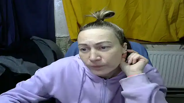 Snapshot of wLESLYMOSw chatting on 12/22/24, 06:48 wLESLYMOSw online show from 12/22/24, 06:48