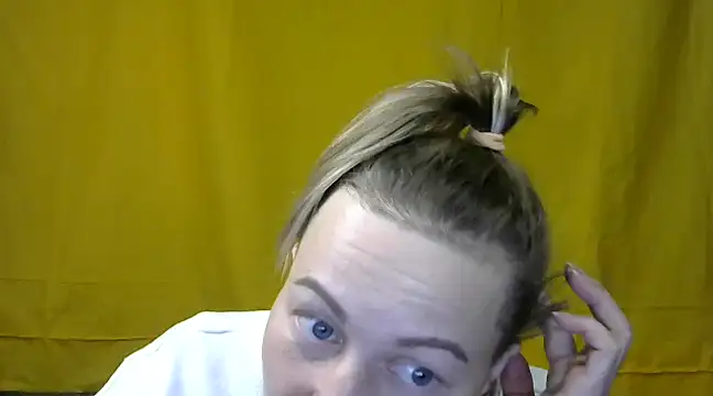 Snapshot of wLESLYMOSw chatting on 03/22/25, 06:36 wLESLYMOSw online show from 03/22/25, 06:36