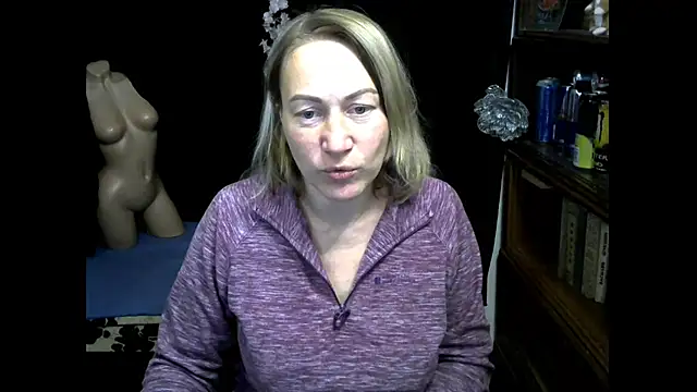 Snapshot of wLESLYMOSw chatting on 10/03/25, 08:00 wLESLYMOSw online show from 10/03/25, 08:00