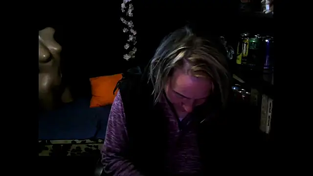 Snapshot of wLESLYMOSw chatting on 10/15/25, 08:47 wLESLYMOSw online show from 10/15/25, 08:47