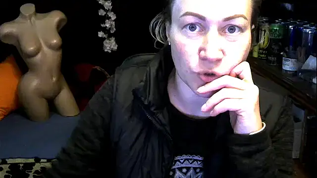 Snapshot of wLESLYMOSw chatting on 10/23/25, 09:30 wLESLYMOSw online show from 10/23/25, 09:30