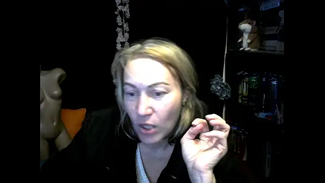 Snapshot of wLESLYMOSw chatting on 10/31/25, 05:14 wLESLYMOSw online show from 10/31/25, 05:14