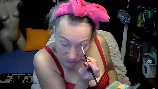 Snapshot of wLESLYMOSw chatting on 11/06/25, 08:15 wLESLYMOSw online show from 11/06/25, 08:15