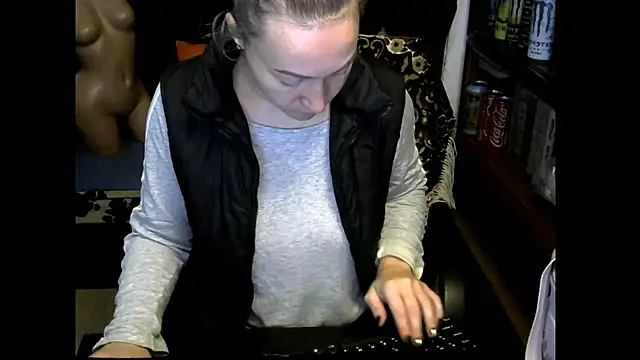 Snapshot of wLESLYMOSw chatting on 12/02/25, 09:03 wLESLYMOSw online show from 12/02/25, 09:03