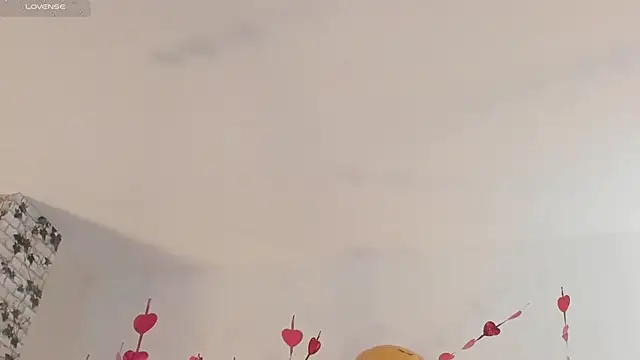 Snapshot of EmmaSanzz_ chatting on 02/22/25, 11:35 EmmaSanzz online show from 02/22/25, 11:35