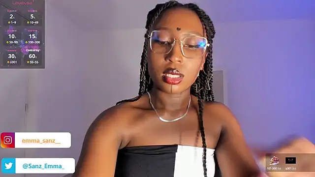 Snapshot of EmmaSanzz_ chatting on 03/06/25, 02:40 EmmaSanzz online show from 03/06/25, 02:40