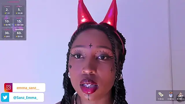 Snapshot of EmmaSanzz_ chatting on 03/08/25, 02:40 EmmaSanzz online show from 03/08/25, 02:40