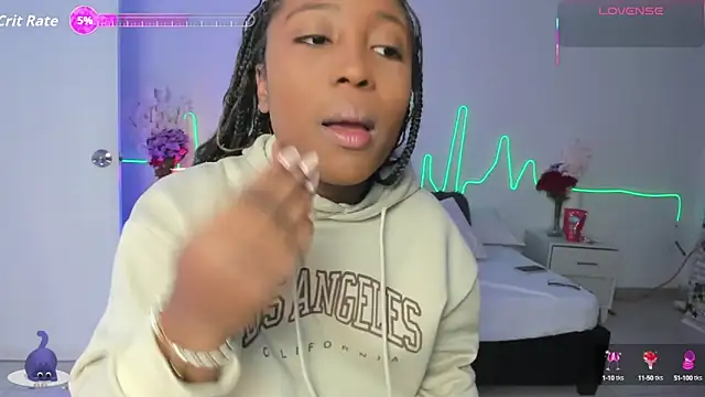 Snapshot of EmmaSanzz_ chatting on 09/12/25, 11:32 EmmaSanzz online show from 09/12/25, 11:32