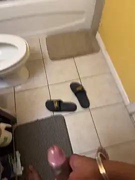 Snapshot of VFuck4U_xxx chatting on 12/03/24, 12:06 VFuck4U xxx online show from 12/03/24, 12:06