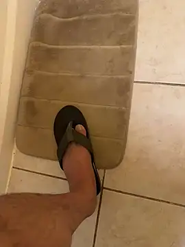 Snapshot of VFuck4U_xxx chatting on 03/22/25, 09:45 VFuck4U xxx online show from 03/22/25, 09:45