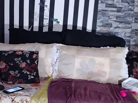 BigHotMatureXx online show from 10/15/25, 08:25