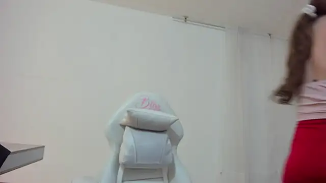 Carolina hernandez22 online show from 10/28/25, 12:52