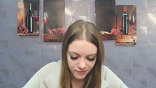 Snapshot of AliceFlirtt_ chatting on 12/17/24, 07:29 AliceFlirtt online show from 12/17/24, 07:29