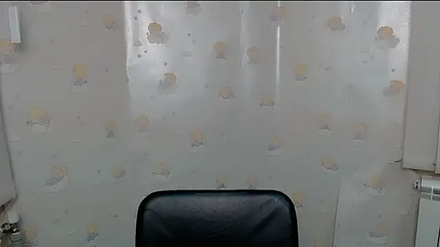 Snapshot of AliceFlirtt_ chatting on 12/25/24, 02:13 AliceFlirtt online show from 12/25/24, 02:13