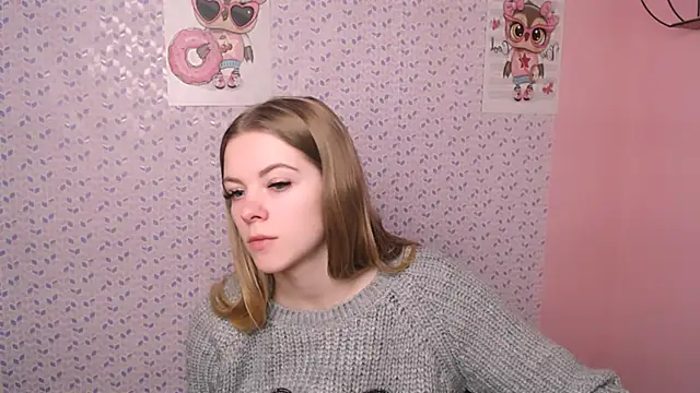 Snapshot of AliceFlirtt_ chatting on 12/26/24, 02:05 AliceFlirtt online show from 12/26/24, 02:05