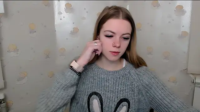 Snapshot of AliceFlirtt_ chatting on 01/03/25, 07:38 AliceFlirtt online show from 01/03/25, 07:38