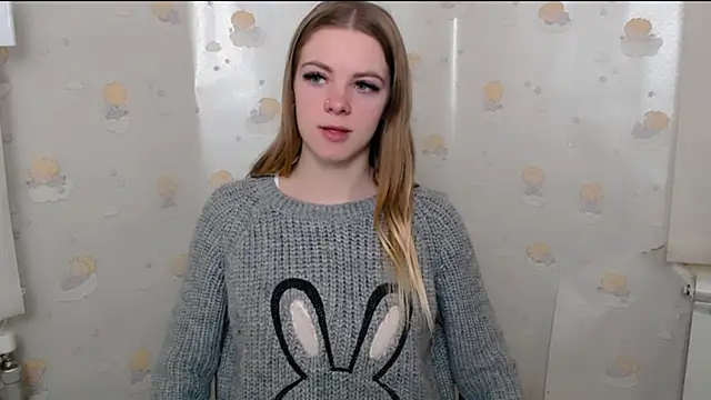 Snapshot of AliceFlirtt_ chatting on 01/03/25, 11:14 AliceFlirtt online show from 01/03/25, 11:14