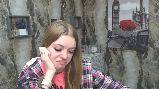 Snapshot of AliceFlirtt_ chatting on 01/07/25, 10:54 AliceFlirtt online show from 01/07/25, 10:54