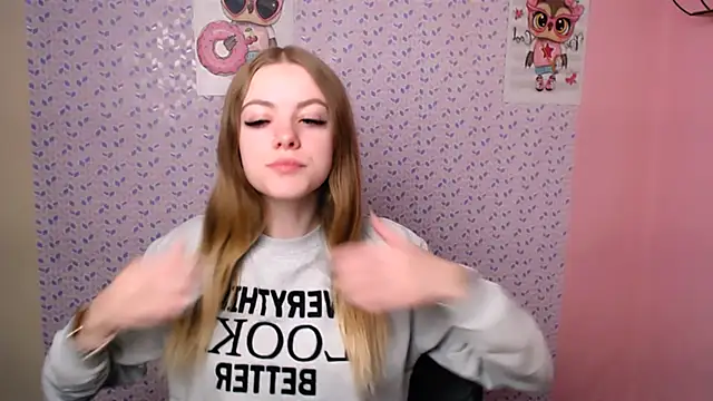 Snapshot of AliceFlirtt_ chatting on 01/08/25, 08:06 AliceFlirtt online show from 01/08/25, 08:06