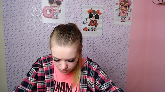 Snapshot of AliceFlirtt_ chatting on 01/10/25, 08:18 AliceFlirtt online show from 01/10/25, 08:18