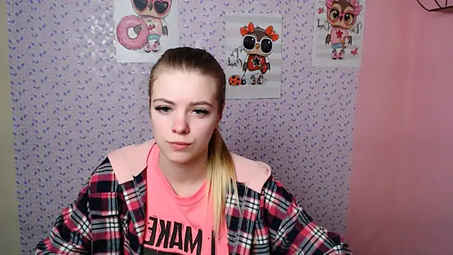 Snapshot of AliceFlirtt_ chatting on 01/10/25, 01:20 AliceFlirtt online show from 01/10/25, 01:20