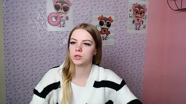 Snapshot of AliceFlirtt_ chatting on 01/11/25, 12:29 AliceFlirtt online show from 01/11/25, 12:29