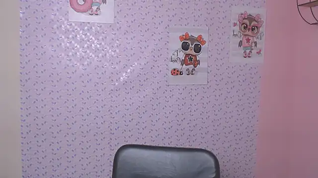 Snapshot of AliceFlirtt_ chatting on 01/23/25, 01:13 AliceFlirtt online show from 01/23/25, 01:13