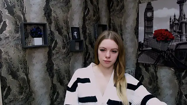 Snapshot of AliceFlirtt_ chatting on 01/25/25, 08:42 AliceFlirtt online show from 01/25/25, 08:42