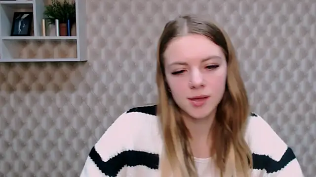 Snapshot of AliceFlirtt_ chatting on 02/01/25, 02:13 AliceFlirtt online show from 02/01/25, 02:13