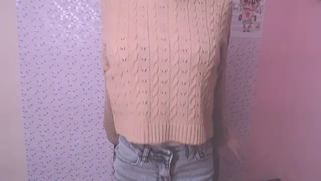 Snapshot of AliceFlirtt_ chatting on 02/03/25, 12:36 AliceFlirtt online show from 02/03/25, 12:36