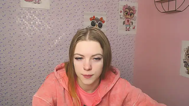 Snapshot of AliceFlirtt_ chatting on 02/11/25, 07:54 AliceFlirtt online show from 02/11/25, 07:54