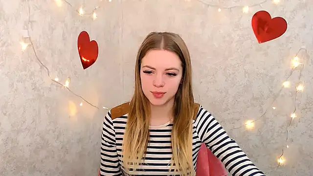 Snapshot of AliceFlirtt_ chatting on 02/20/25, 09:00 AliceFlirtt online show from 02/20/25, 09:00