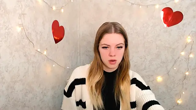 Snapshot of AliceFlirtt_ chatting on 02/21/25, 08:29 AliceFlirtt online show from 02/21/25, 08:29